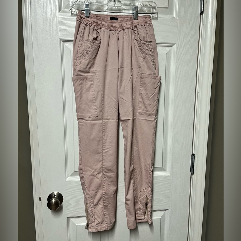 Slim fit Jaanuu scrub pants